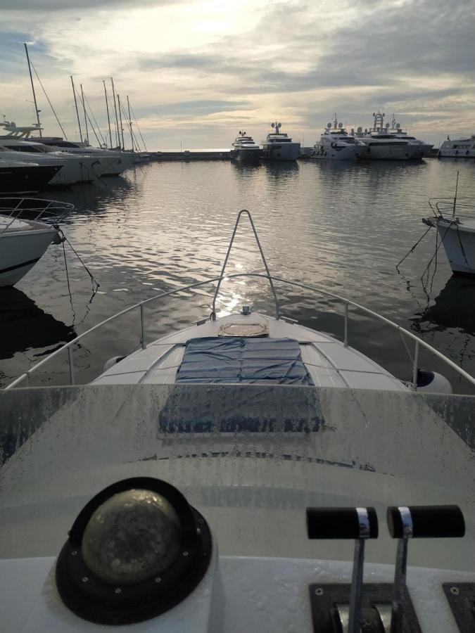 Ferretti 36 ' Bateau A Quai Vieux-Port Cannes Festival La Croisette Εξωτερικό φωτογραφία