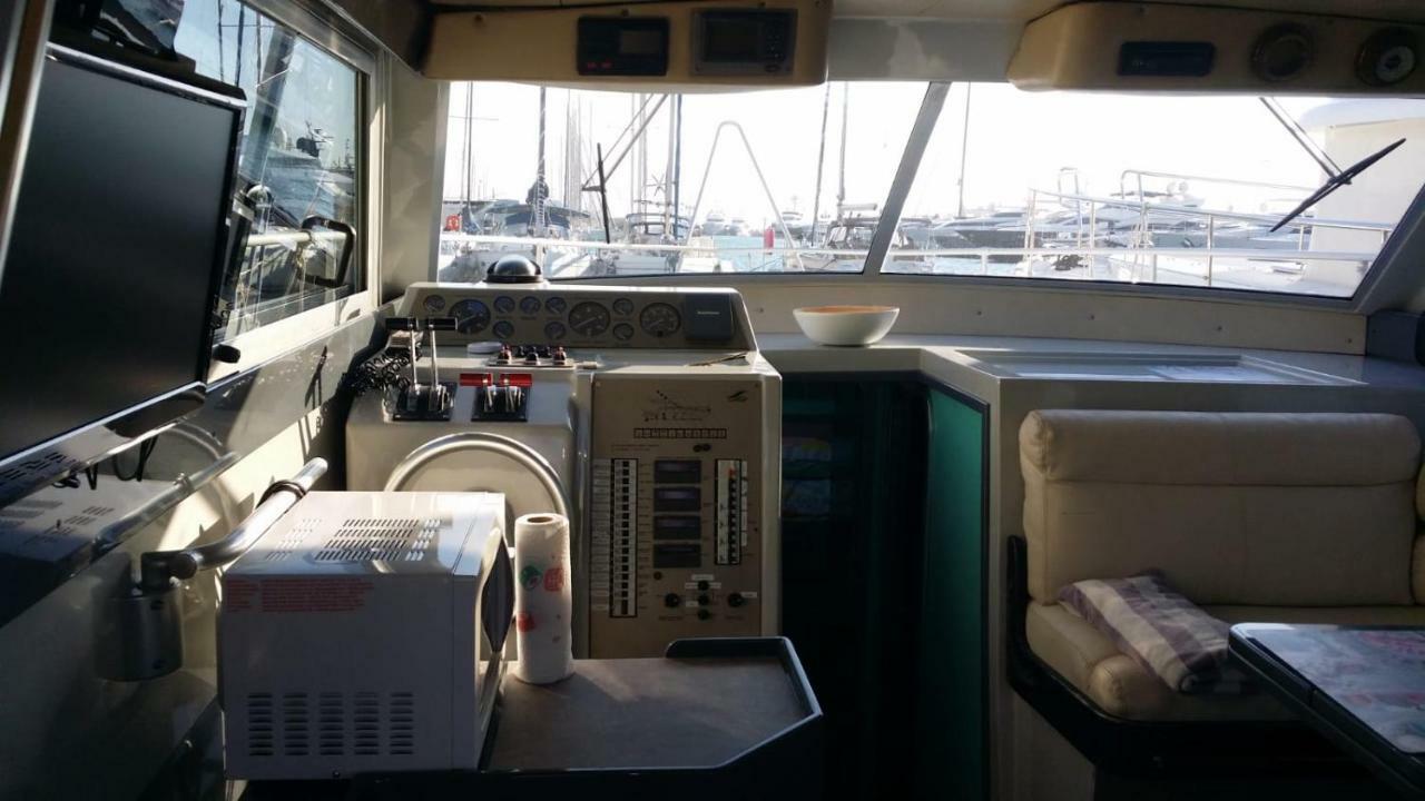 Ferretti 36 ' Bateau A Quai Vieux-Port Cannes Festival La Croisette Εξωτερικό φωτογραφία
